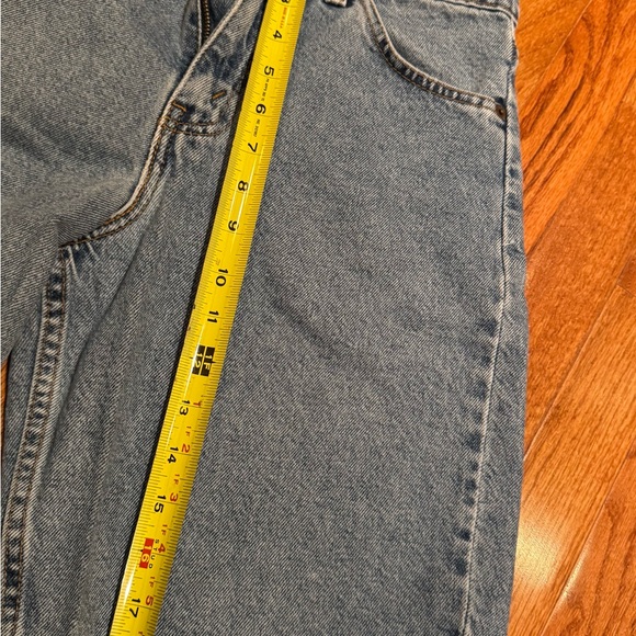 Levi Strauss Boys Denim Jean Shorts in Classic Blue - Picture 9 of 9